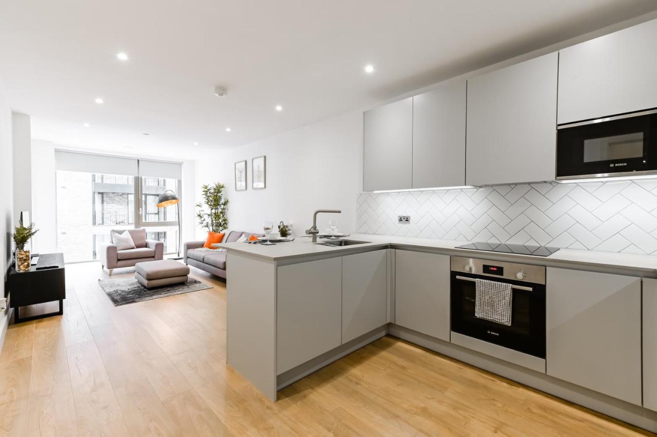 Khayat Homes - The Owelor - Two Bed London Exteriör bild